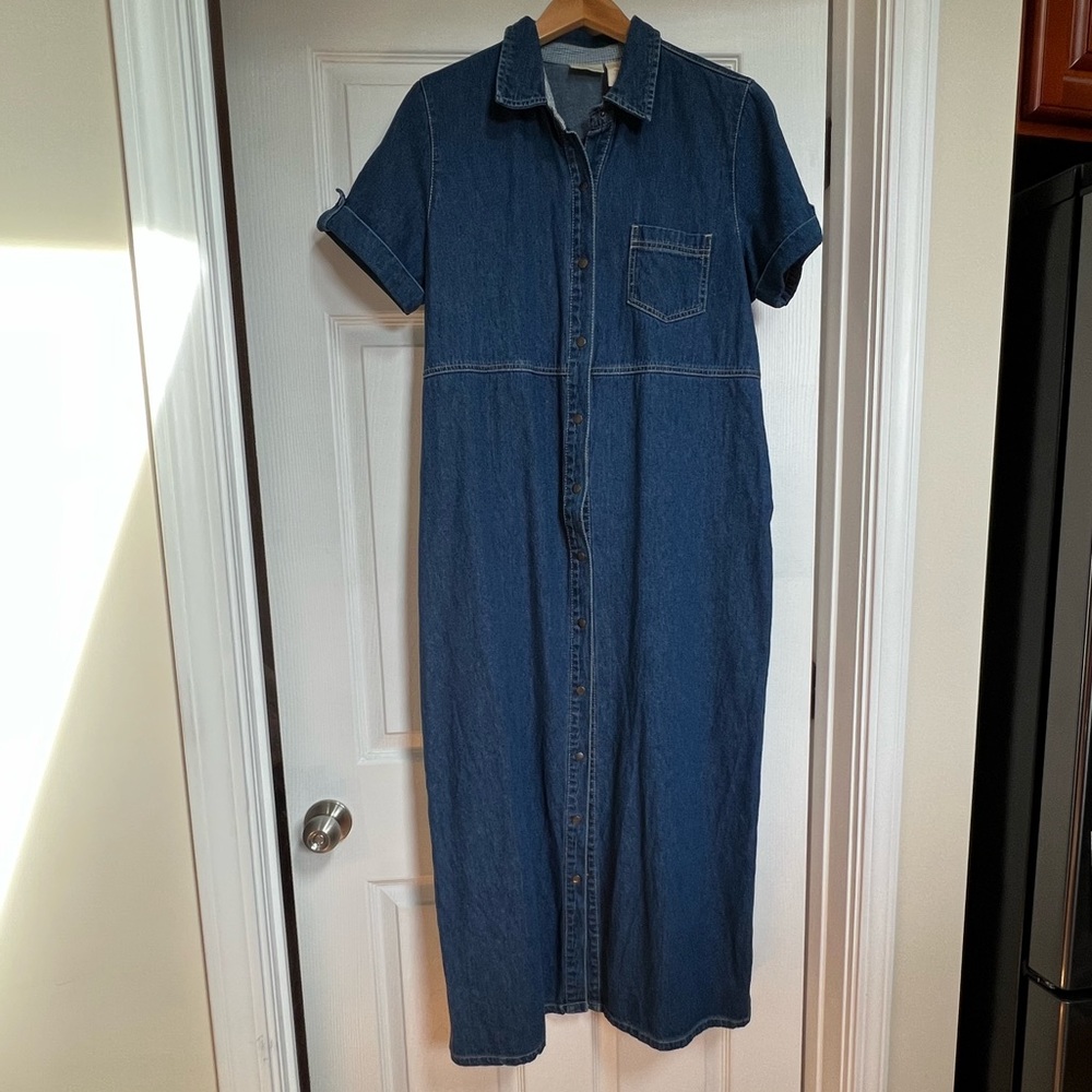 Bobbie Brooks denim snap closure long dress with gingham collar detail. Size L.